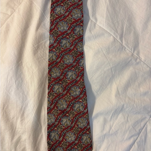 Metropolitan Museum of Art Silk Tie - Picture 3 of 3